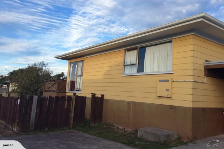 Photo of property in 1/11 Charntay Avenue, Clover Park, Auckland, 2019