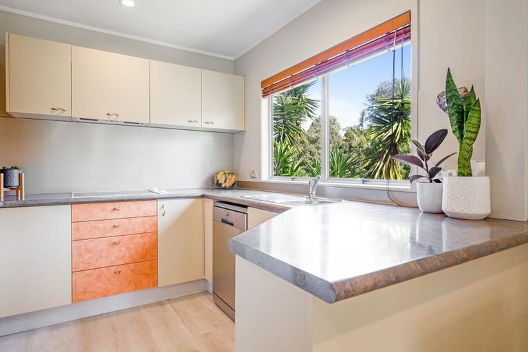 Photo of property in 2/21 Birman Close, Half Moon Bay, Auckland, 2012