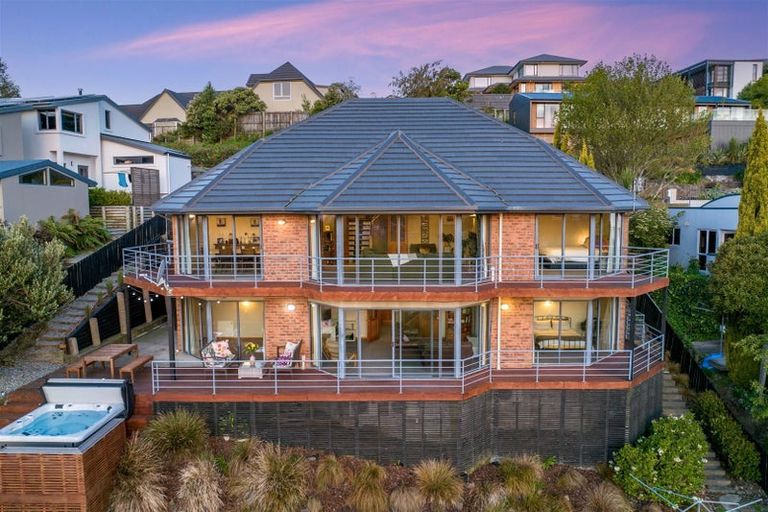 Photo of property in 12 Lucknow Place, Cashmere, Christchurch, 8022