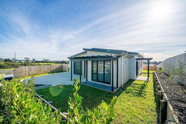 Photo of property in 18 Otohikawa Avenue, Glenbrook, 2681