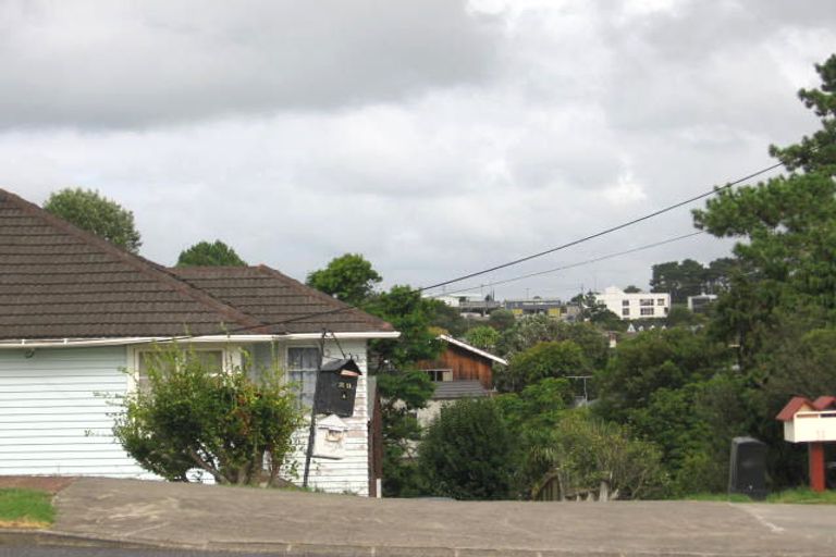 Photo of property in 1/29 Sunnynook Road, Forrest Hill, Auckland, 0620