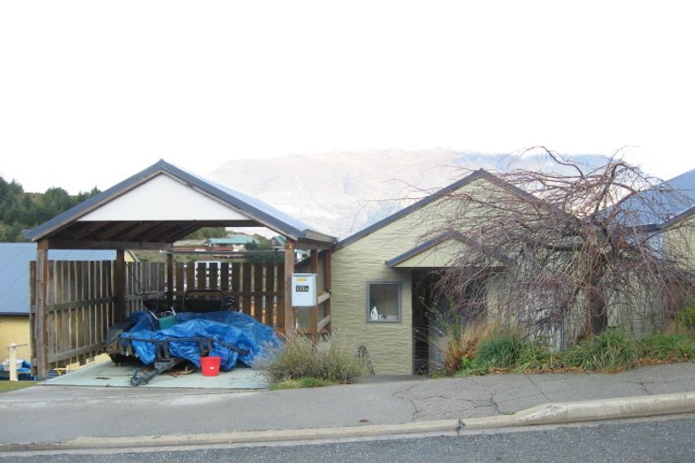 Photo of property in 10a Dart Place, Fernhill, Queenstown, 9300