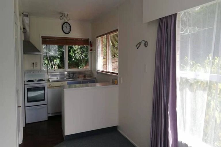 Photo of property in 2/11 Lingfield Street, Glenfield, Auckland, 0629
