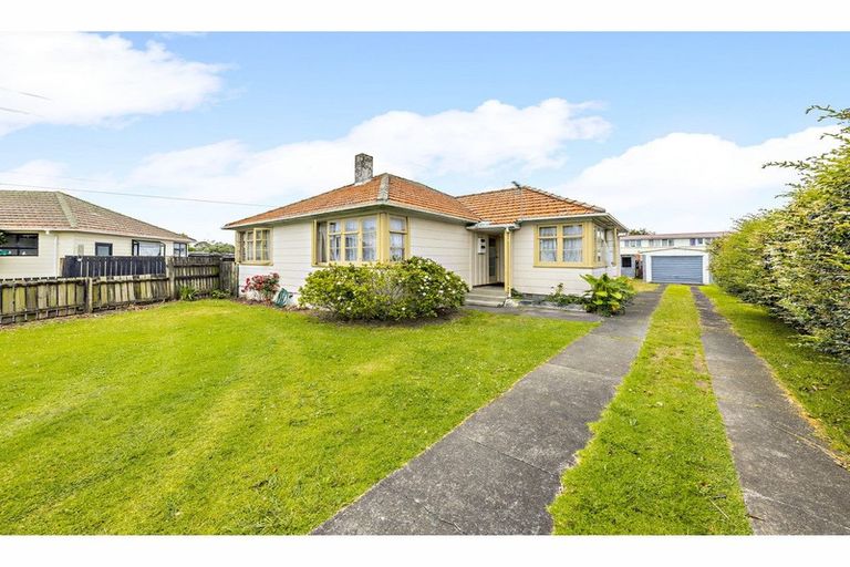 Photo of property in 32 Waipapa Crescent, Otara, Auckland, 2023