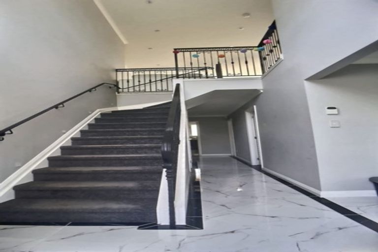 Photo of property in 11b Bank Street, Hillcrest, Auckland, 0627