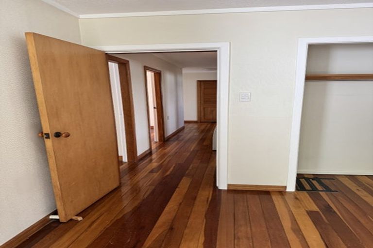 Photo of property in 190 Breaker Bay Road, Breaker Bay, Wellington, 6022