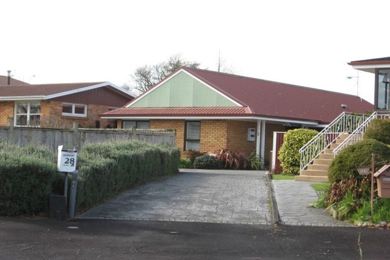 Photo of property in 28 Kensington Place, Fairfield, Hamilton, 3214