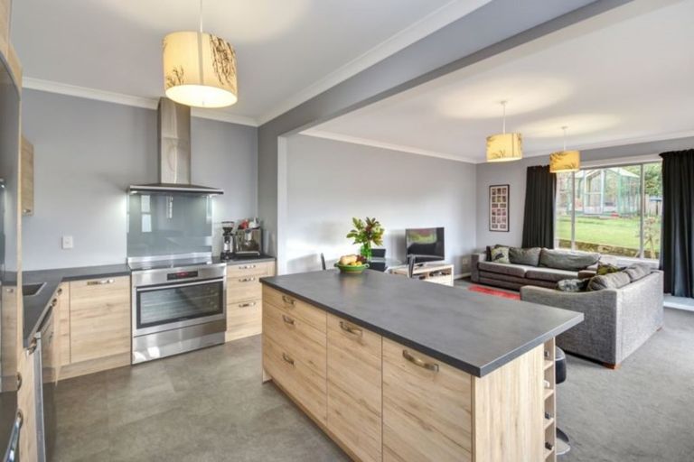 Photo of property in 86 Middleton Road, Kew, Dunedin, 9012