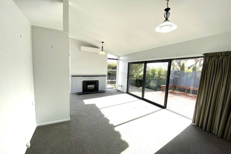 Photo of property in 2a Lipscombe Crescent, Havelock North, 4130