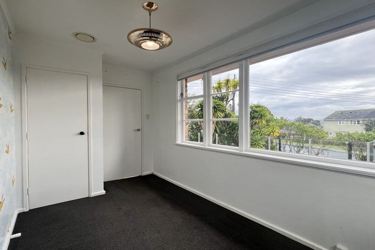 Photo of property in 2 Leander Road, Bayswater, Auckland, 0622