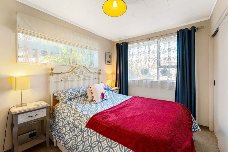 Photo of property in 1/21 Roband Crescent, Brown Owl, Upper Hutt, 5018