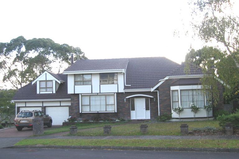 Photo of property in 3 Mosman Place, Chatswood, Auckland, 0626