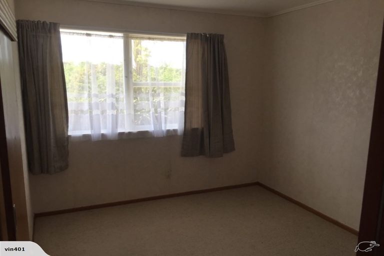 Photo of property in 19 Pendlebury Street, Green Bay, Auckland, 0604