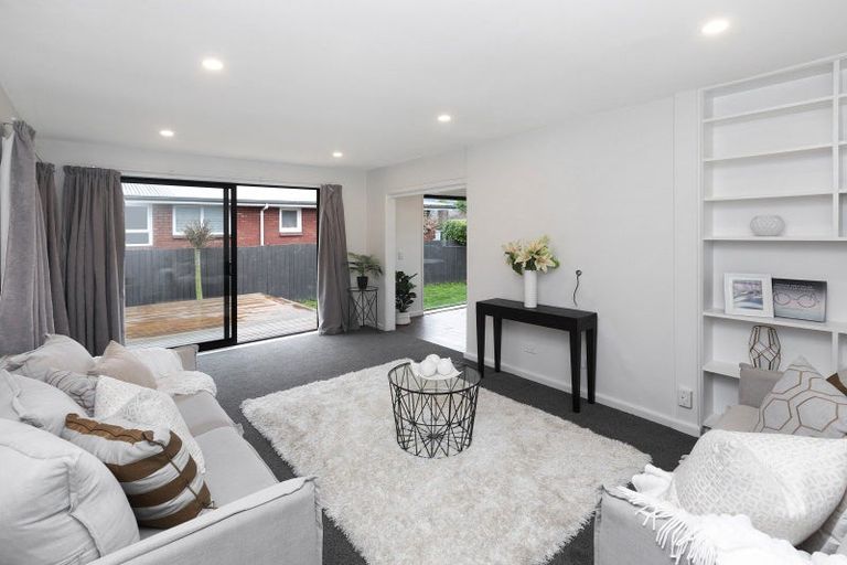 Photo of property in 1/1 Greers Road, Ilam, Christchurch, 8041