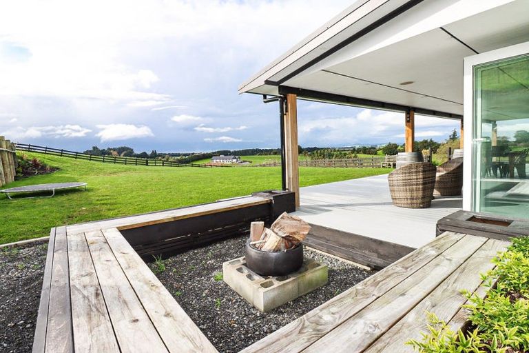 Photo of property in 143e Smith Road, Dannevirke, 4978