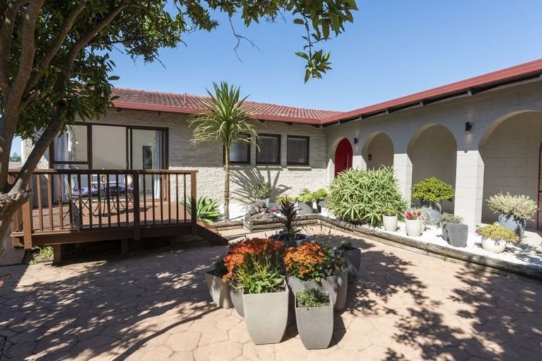 Photo of property in 8 Robin Lane, Browns Bay, Auckland, 0630