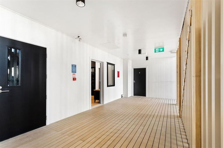 Photo of property in 3/165 Hobsonville Point Road, Hobsonville, Auckland, 0616