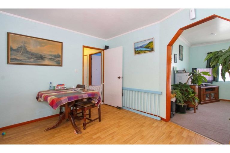 Photo of property in 22 Zingaro Place, Massey, Auckland, 0614