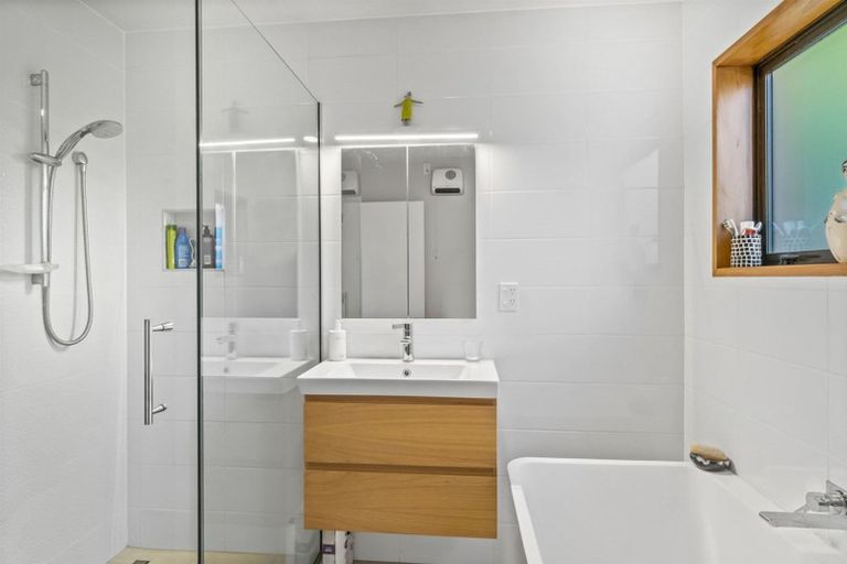 Photo of property in 339 Withells Road, Avonhead, Christchurch, 8042