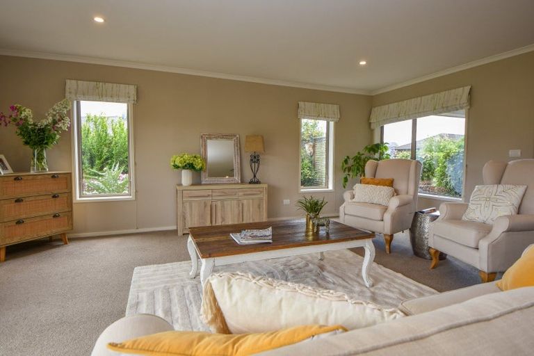 Photo of property in 17 Carrington Drive, Carterton, 5713