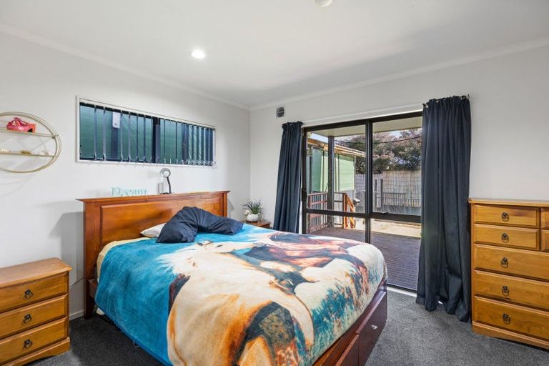 Photo of property in 66 Village Park Drive, Welcome Bay, Tauranga, 3112