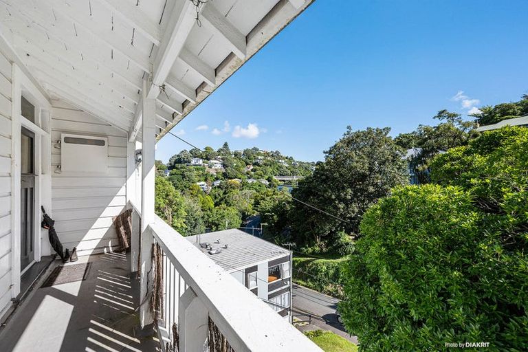 Photo of property in 10 Governor Road, Northland, Wellington, 6012