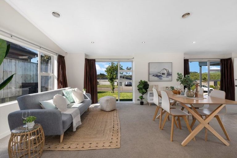 Photo of property in 18 Dusky Crescent, Aotea, Porirua, 5024