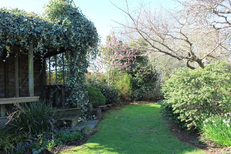 Photo of property in 1266 Egmont Road, Egmont Village, New Plymouth, 4372