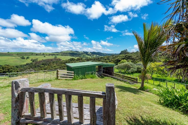 Photo of property in 129 Taylor Road, Waimauku, 0882