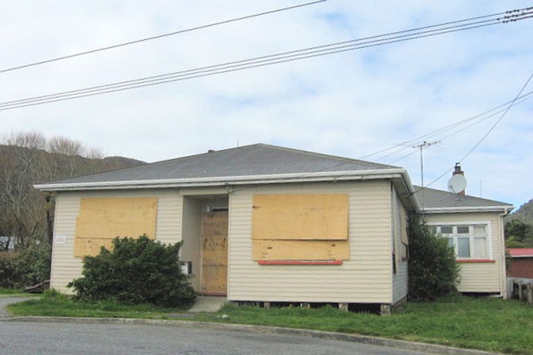 Photo of property in 27 Richmond Street, Cobden, Greymouth, 7802