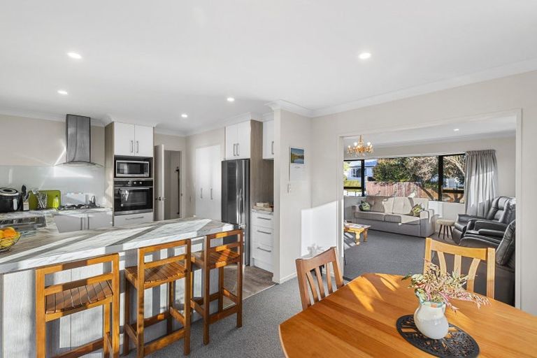 Photo of property in 1 Tern Place, Hokowhitu, Palmerston North, 4410