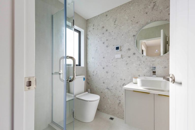 Photo of property in 44e Bruce Road, Glenfield, Auckland, 0629