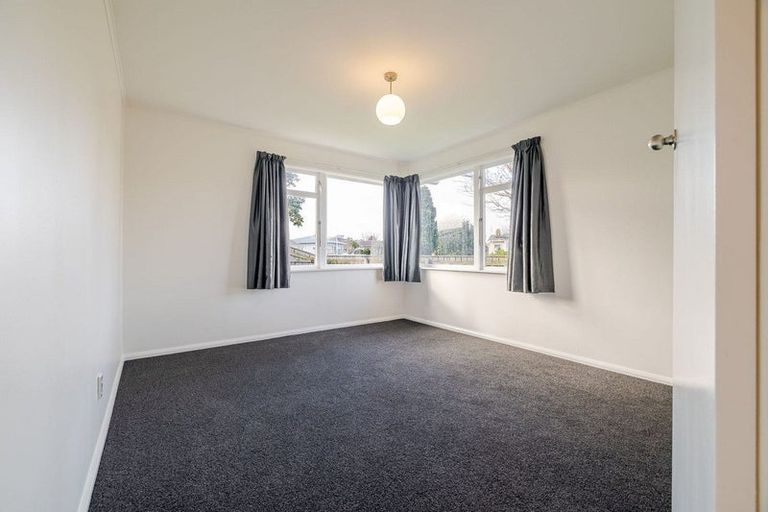 Photo of property in 37 Rewa Street, Takaro, Palmerston North, 4412
