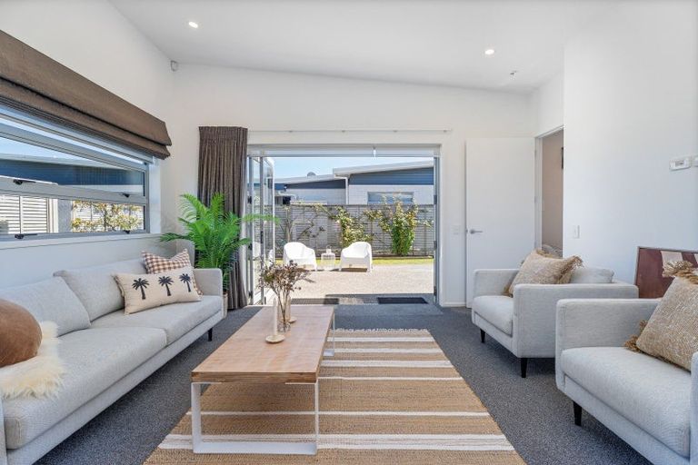 Photo of property in 12 Vanita Drive, Whitianga, 3510