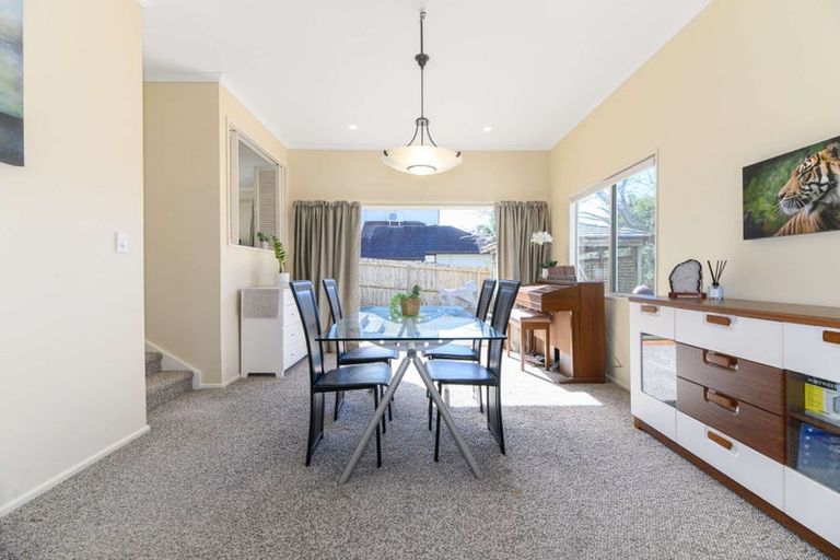 Photo of property in 3 Carrowmore, Pinehill, Auckland, 0632