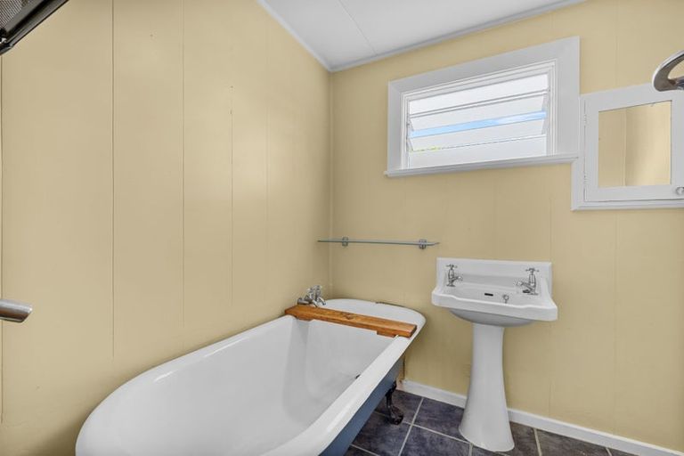 Photo of property in 13 Effingham Street, North New Brighton, Christchurch, 8083