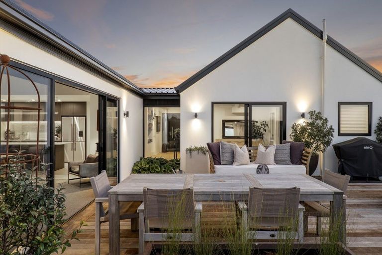 Photo of property in 12 Dalness Crescent, Halswell, Christchurch, 8025