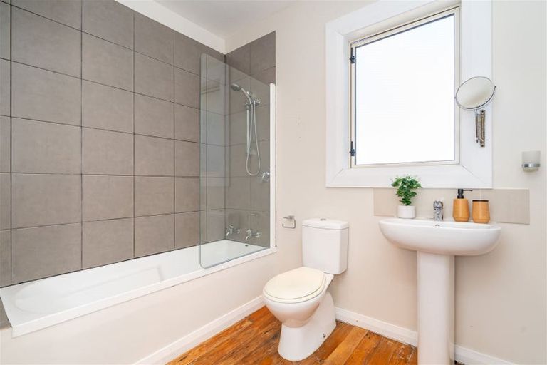 Photo of property in 69 Hargest Crescent, Saint Clair, Dunedin, 9012