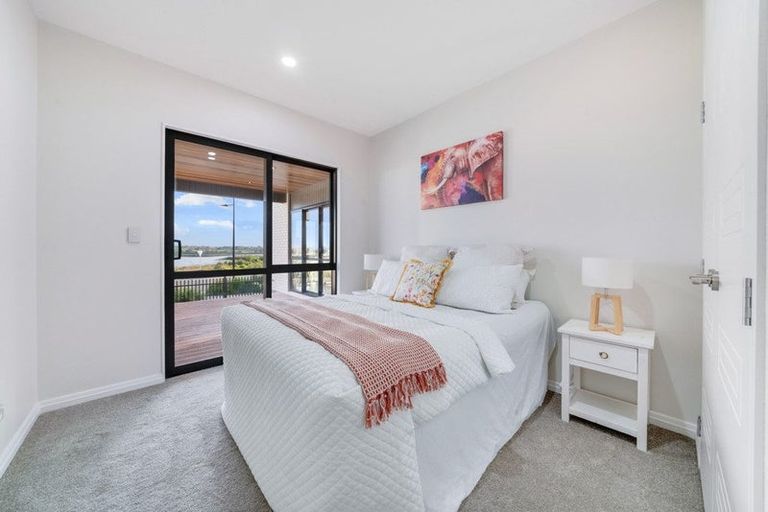 Photo of property in 8 Evergreen Parade, Rosehill, Papakura, 2113