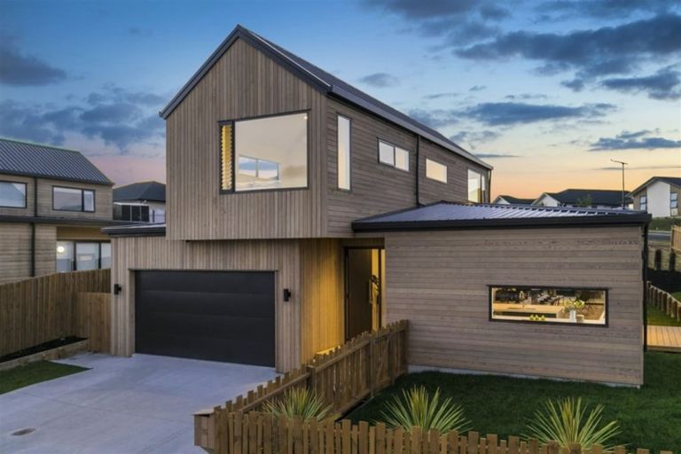 Photo of property in 26 Huarahi Pai Road, Huapai, Kumeu, 0810