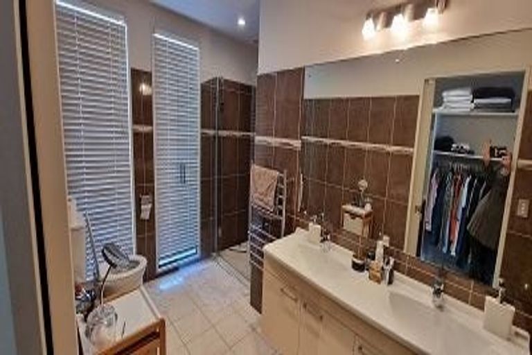 Photo of property in 25a Marina Drive, Frankton, Queenstown, 9300