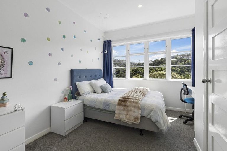 Photo of property in 55 Ranui Crescent, Khandallah, Wellington, 6035