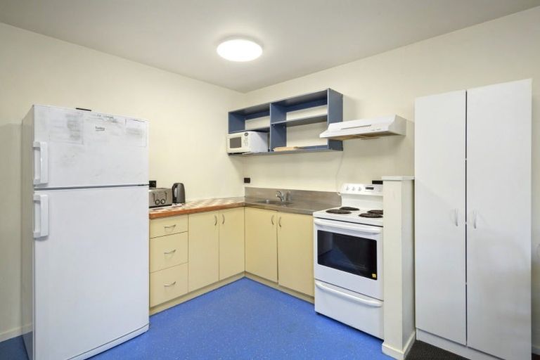 Photo of property in Basin Reserve Complex, 48/4 Sussex Street, Mount Cook, Wellington, 6021