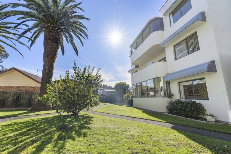 Photo of property in 15e Puriri Avenue, Orewa, 0931