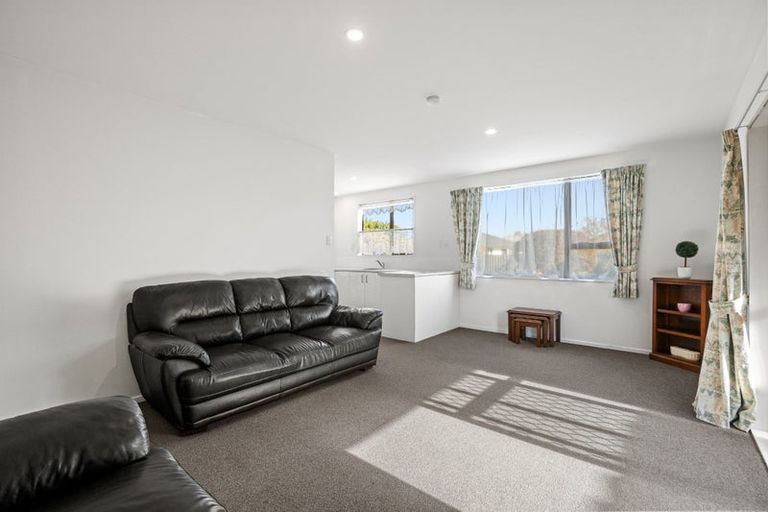 Photo of property in 2/20 Kirsten Place, Parklands, Christchurch, 8083