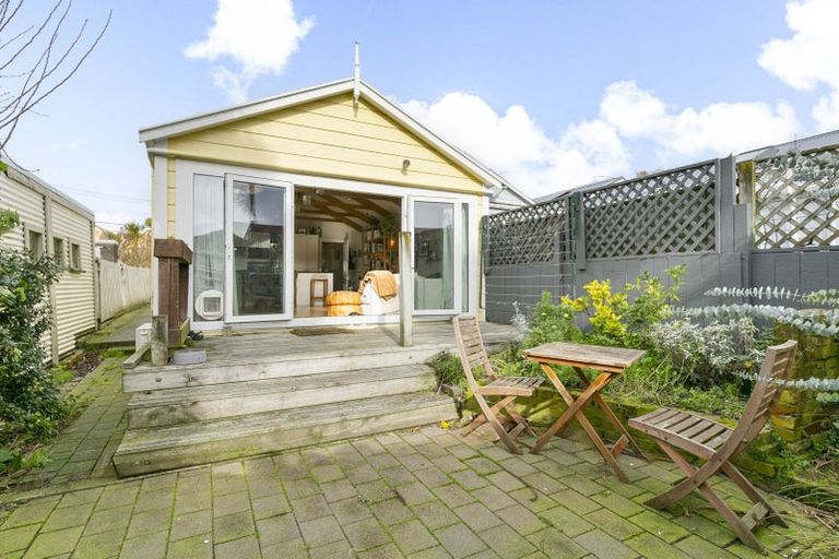 Photo of property in 39 Normanby Street, Newtown, Wellington, 6021