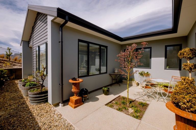 Photo of property in 45 Mount Linton Avenue, Wanaka, 9305