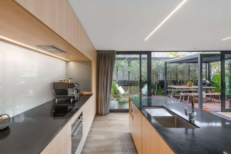 Photo of property in 53a Edward Avenue, Edgeware, Christchurch, 8013