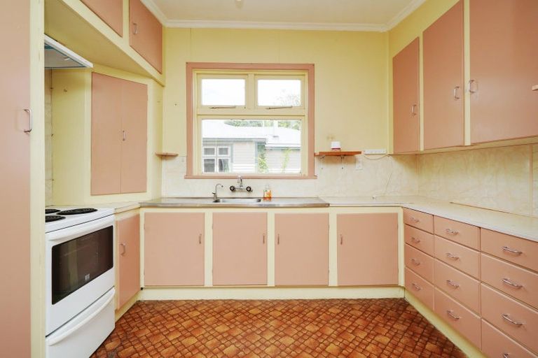 Photo of property in 11 Clifden Highway, Tuatapere, 9620