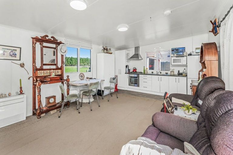 Photo of property in 1887 Bealey Road, Darfield, Christchurch, 7671